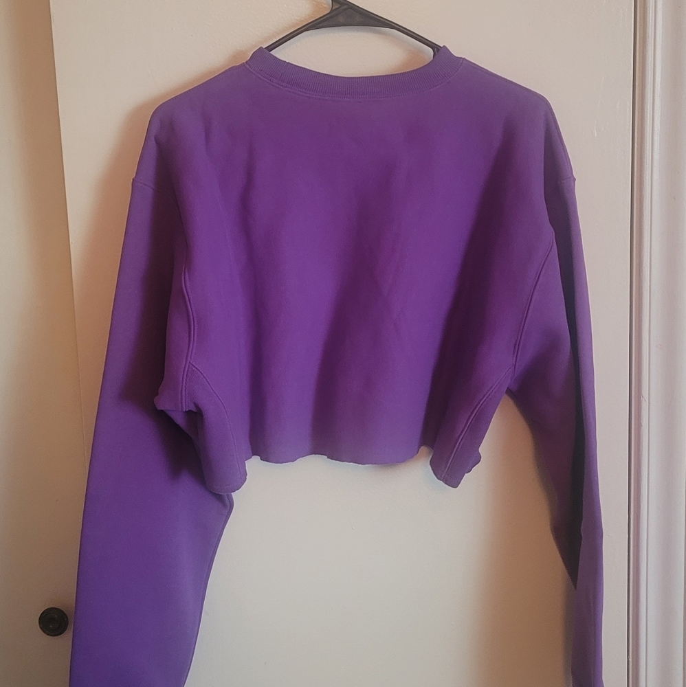 Woman's Champion cropped Sweatshirt